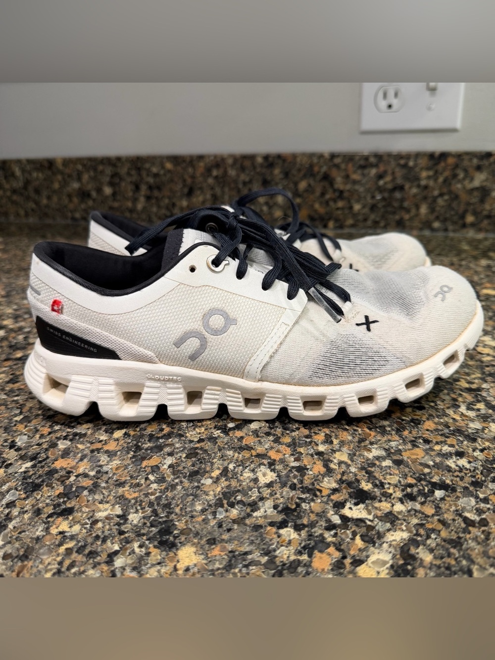 On Running Running  ladies Cloudswift White/Black Running Shoe 6.5